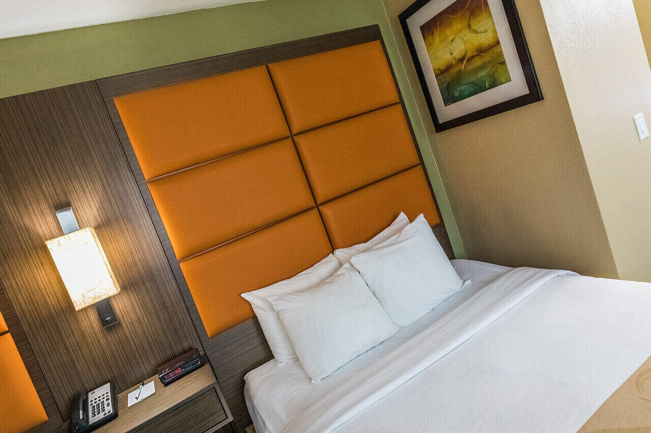 Hotel Rooms in Salinas CA